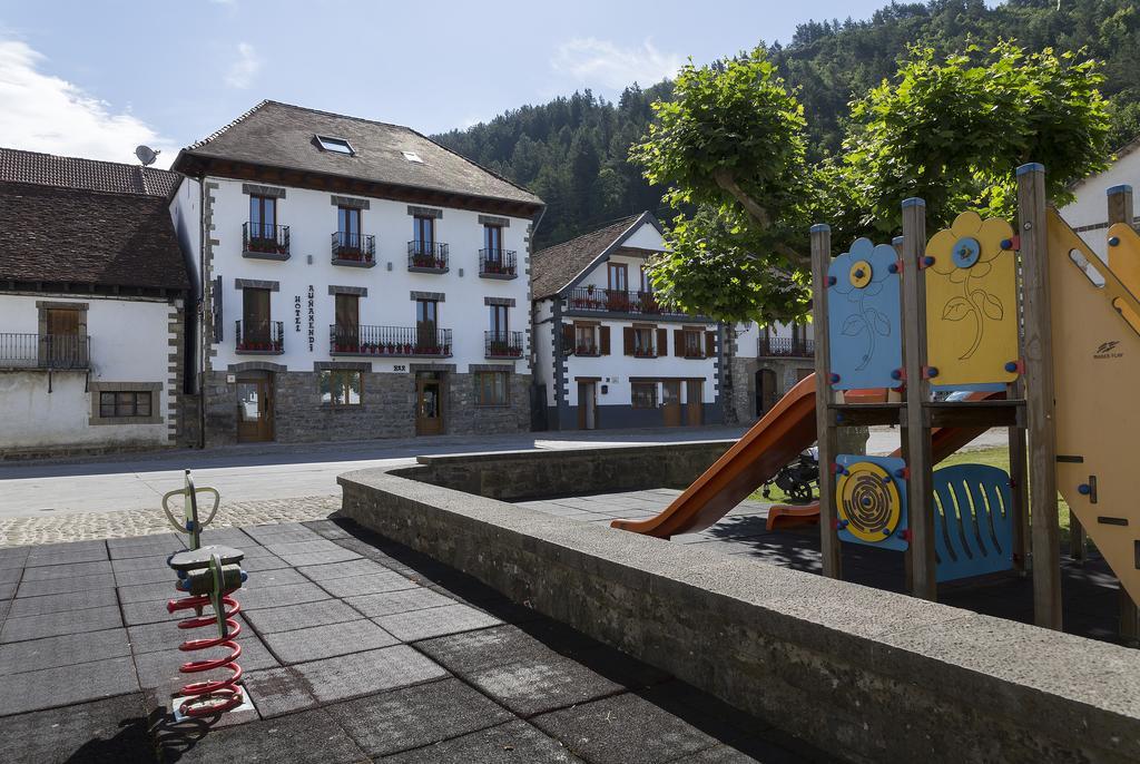 Hotel Rural Auñamendi Ochagavía Exterior foto